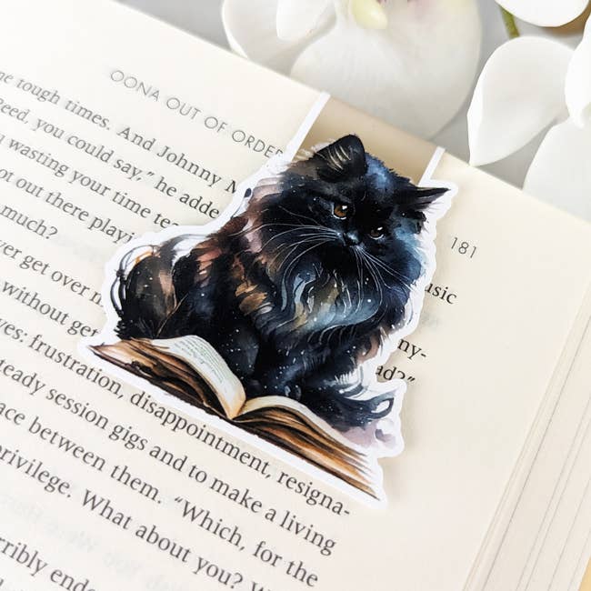 Bookish Cat | Magnetic Bookmark